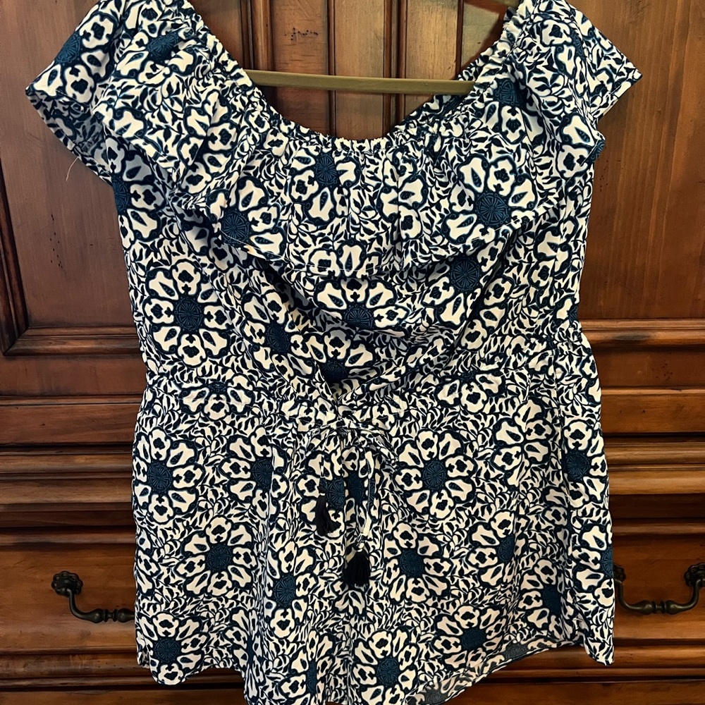 Vineyard Vines Navy and White Floral Blouse